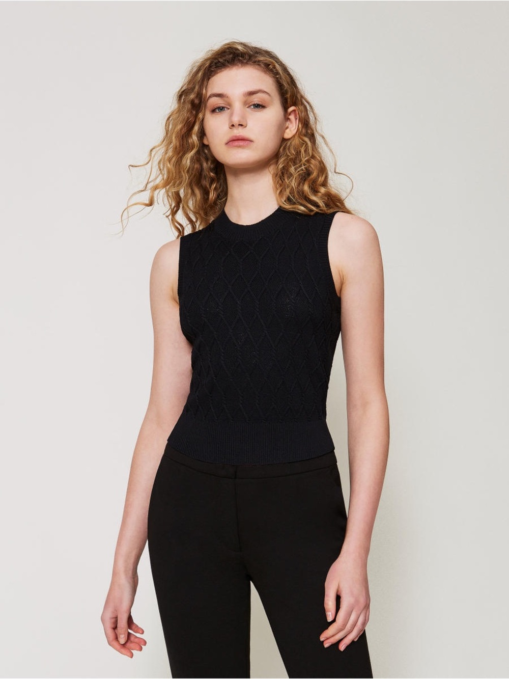 Theory Black Cable-Knit Sleeveless V-Neck Sweater Vest - Picture 8 of 8